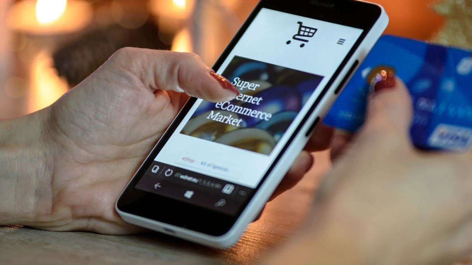 Customer shopping on a phone: product images drive the purchase decision